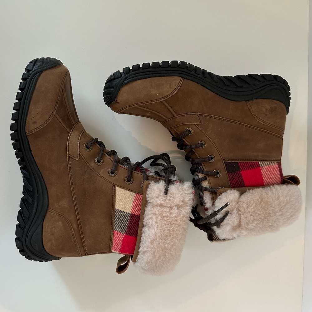 Authentic UGG Waterproof Adirondack Snow Boot - Size 7